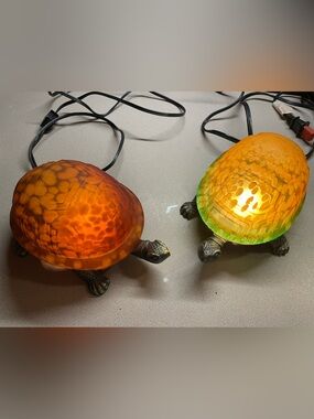 2 TURTLE LAMPS
